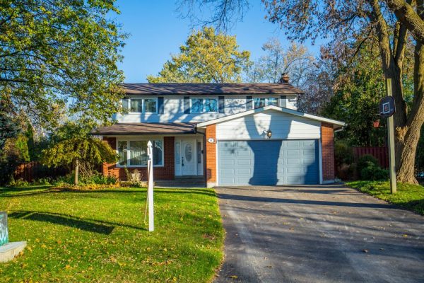 1/3 Acre Most Desirable “Money-Bag” Shape Lot & Incredible Family Home in Unionville Quiet Cul-de-Sac