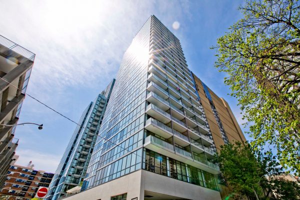 210 Simcoe St 611